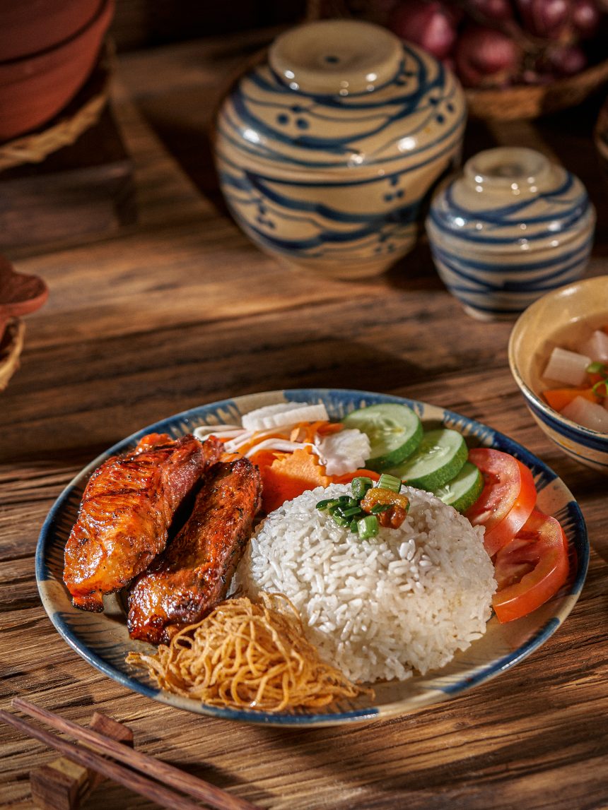 Cơm tấm trứng ốp la