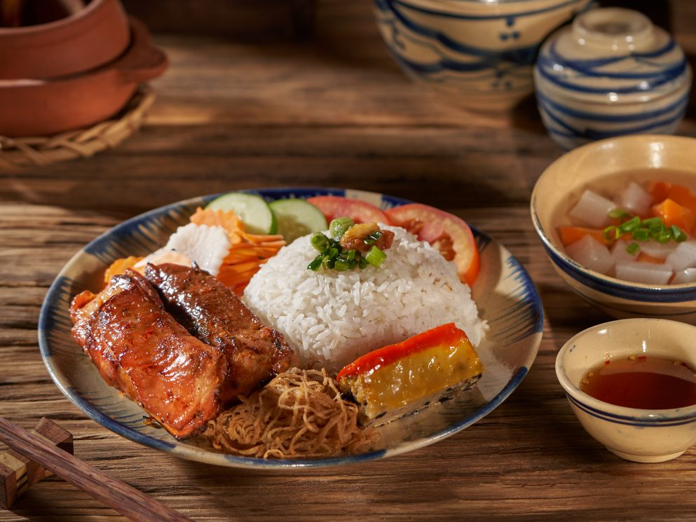 Cơm tấm trứng ốp la